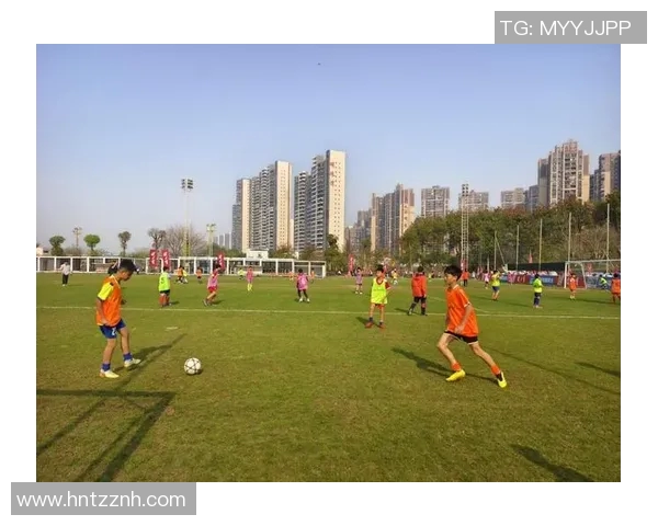 支云足球引领新潮流打造全民健身新模式助力青少年成长与发展